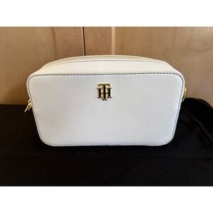 Tommy Hilfiger White Pebbled Faux Leather Camera Crossbody Bag Gold TH Logo